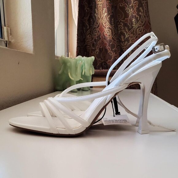 Zara White Strappy Heels in White size 38 EU/ 7.5-8 US - Picture 3 of 6